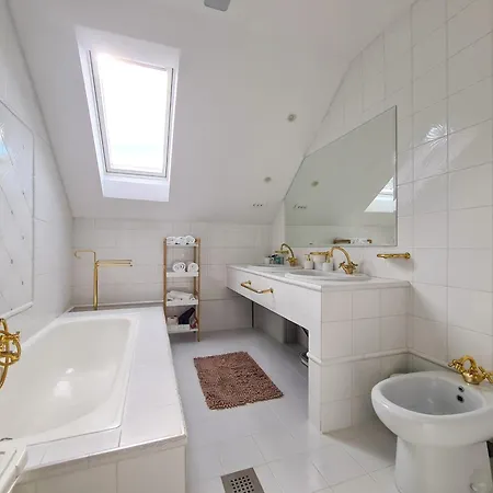 Eros Apartment *